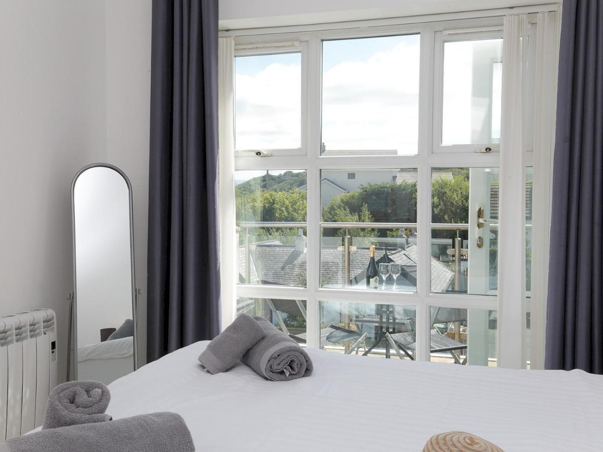 Pass The Keys 2 Bed Sea View Apartment With Balcony Parking Benllech Exterior photo