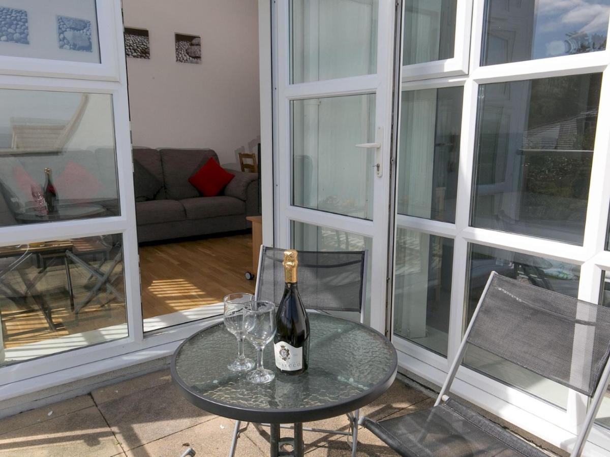 Pass The Keys 2 Bed Sea View Apartment With Balcony Parking Benllech Exterior photo